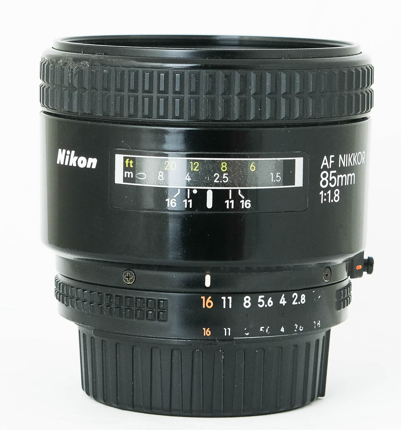 Nikon 85mm f1.8 AF Nikkor - The Classic Camera