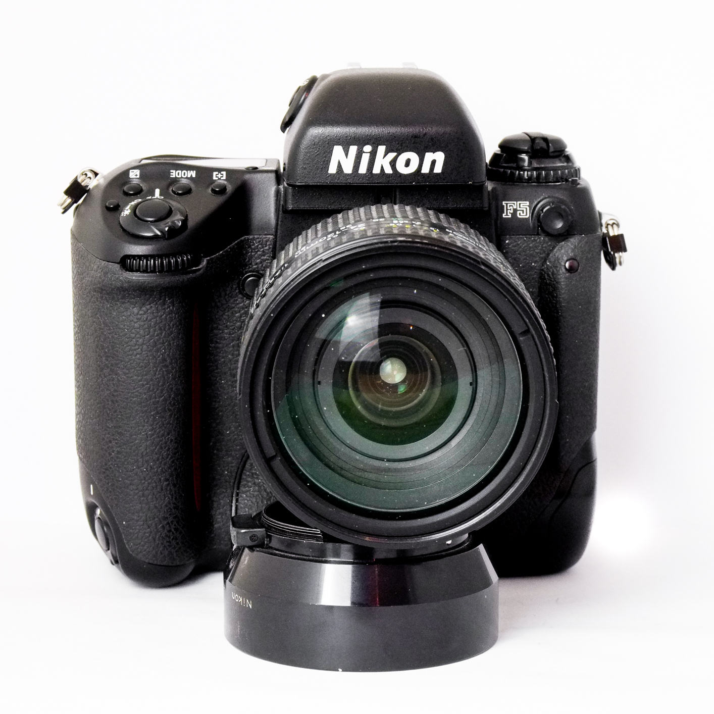 Nikon F5 Boxed + AF Nikkor 24-120mm f3.5-5.6D