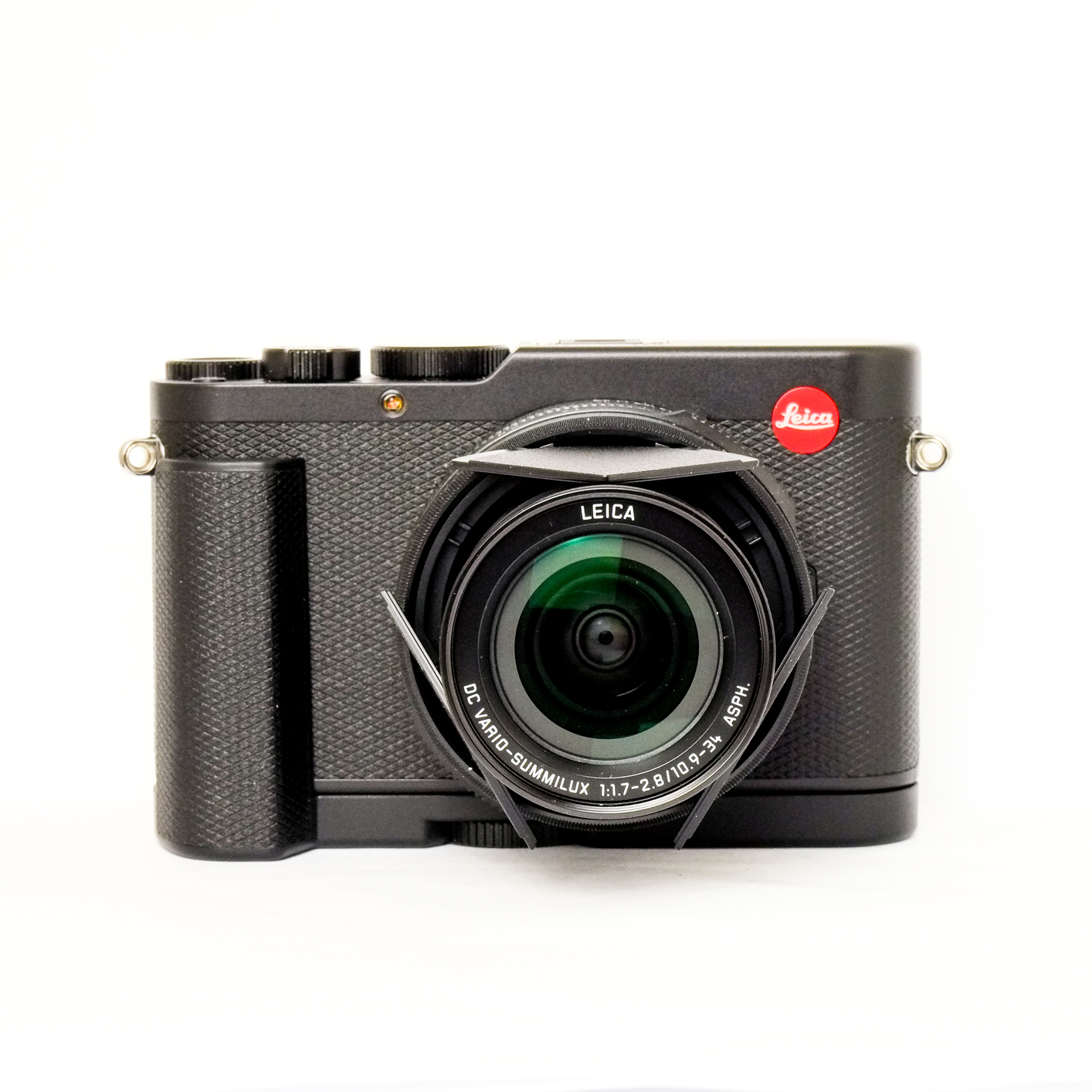 Leica D-Lux 8 + Hand Grip + Auto Cap