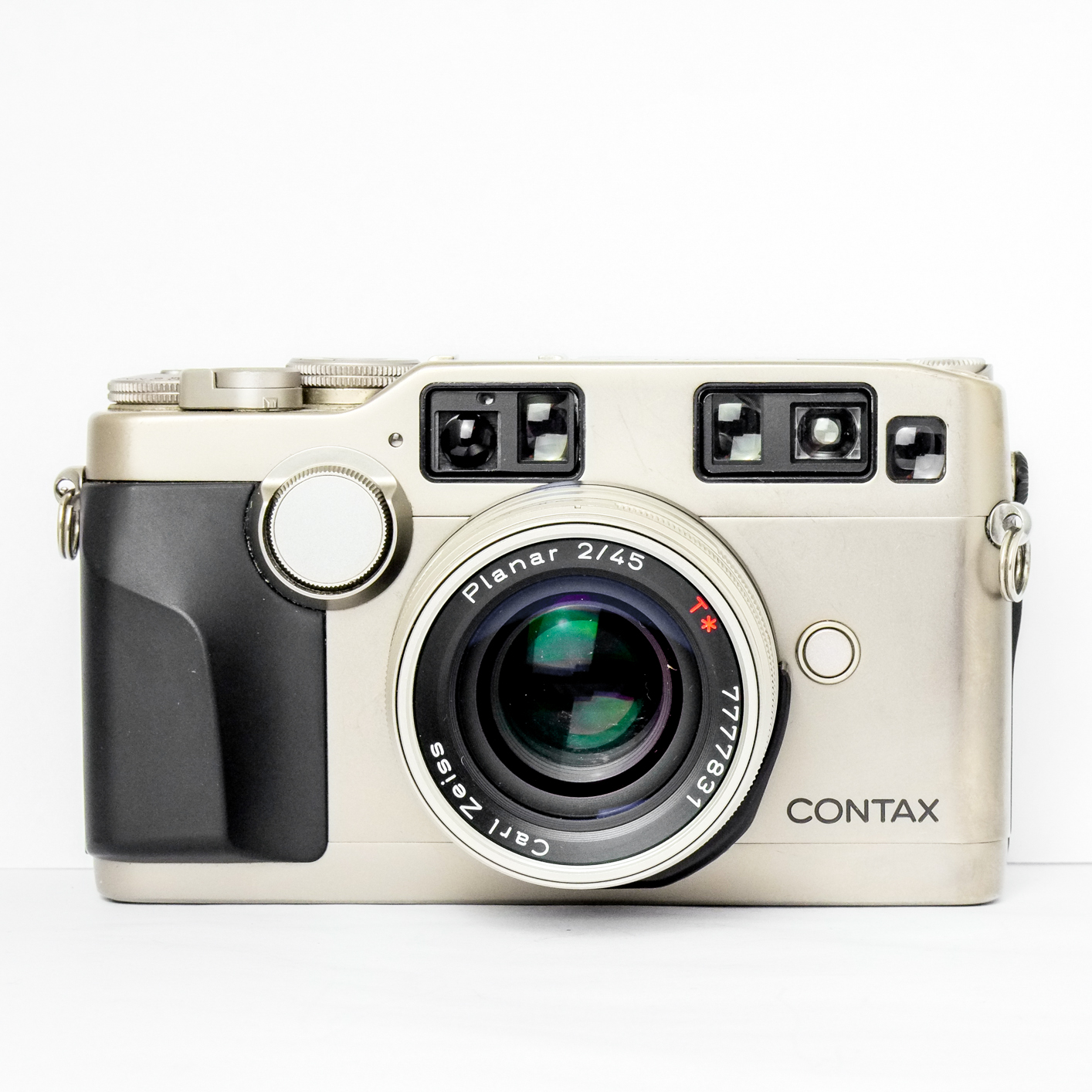 Contax G2 + 45mm F2 Plannar + Flash