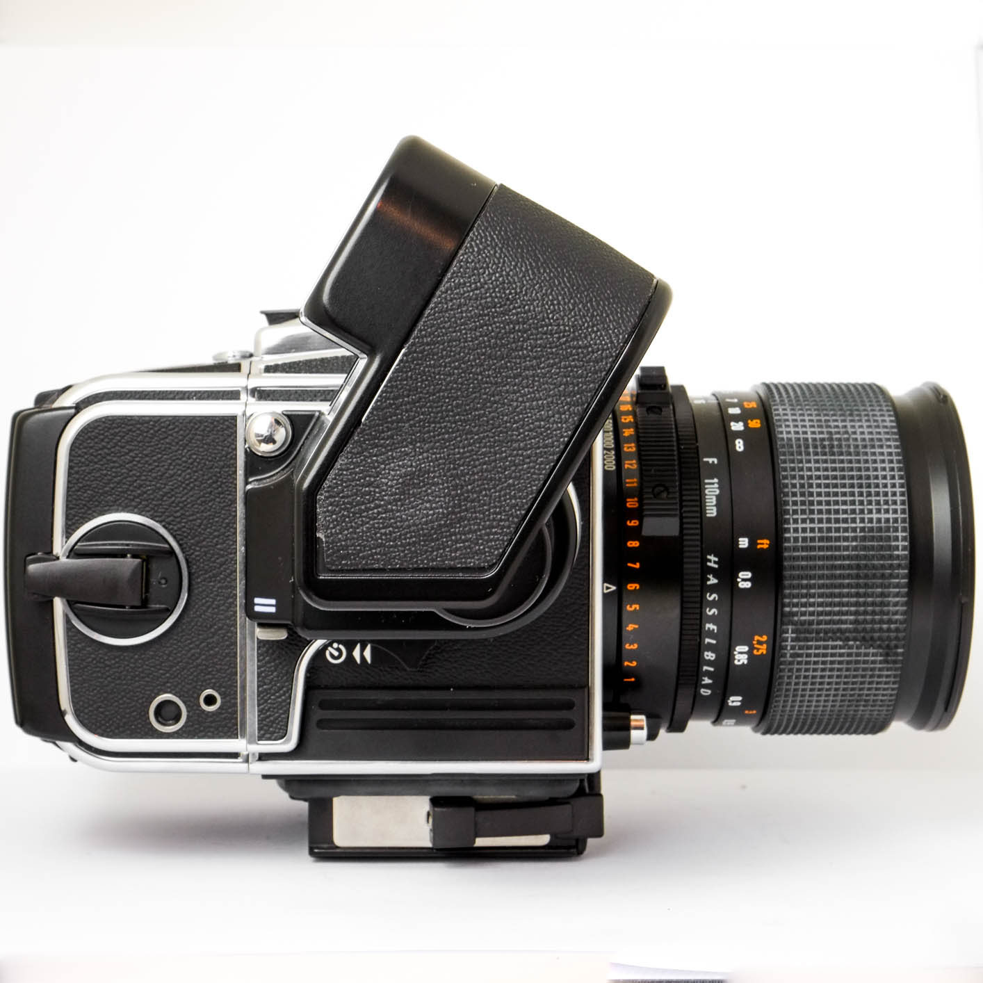 Hasselblad 203FE + 110mm F2 Plannar + VF + Right Angel Head - Image 5