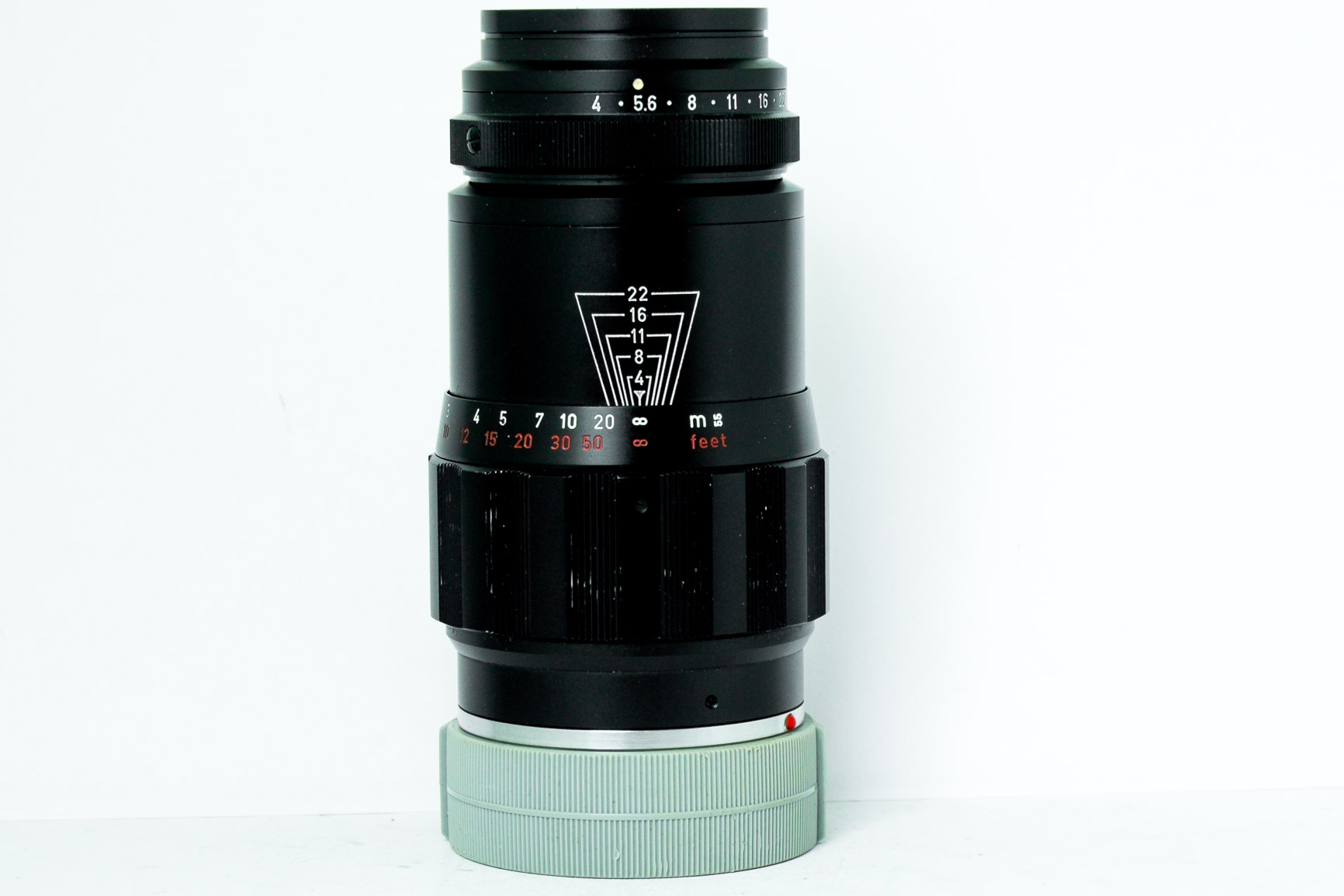 Leica 135mm F4 Tele-Elmar M + Hood